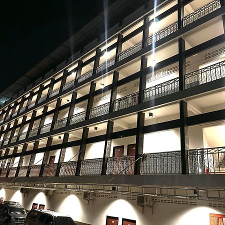 Tokyo Hotel Nakhon Ratchasima Ngoại thất bức ảnh
