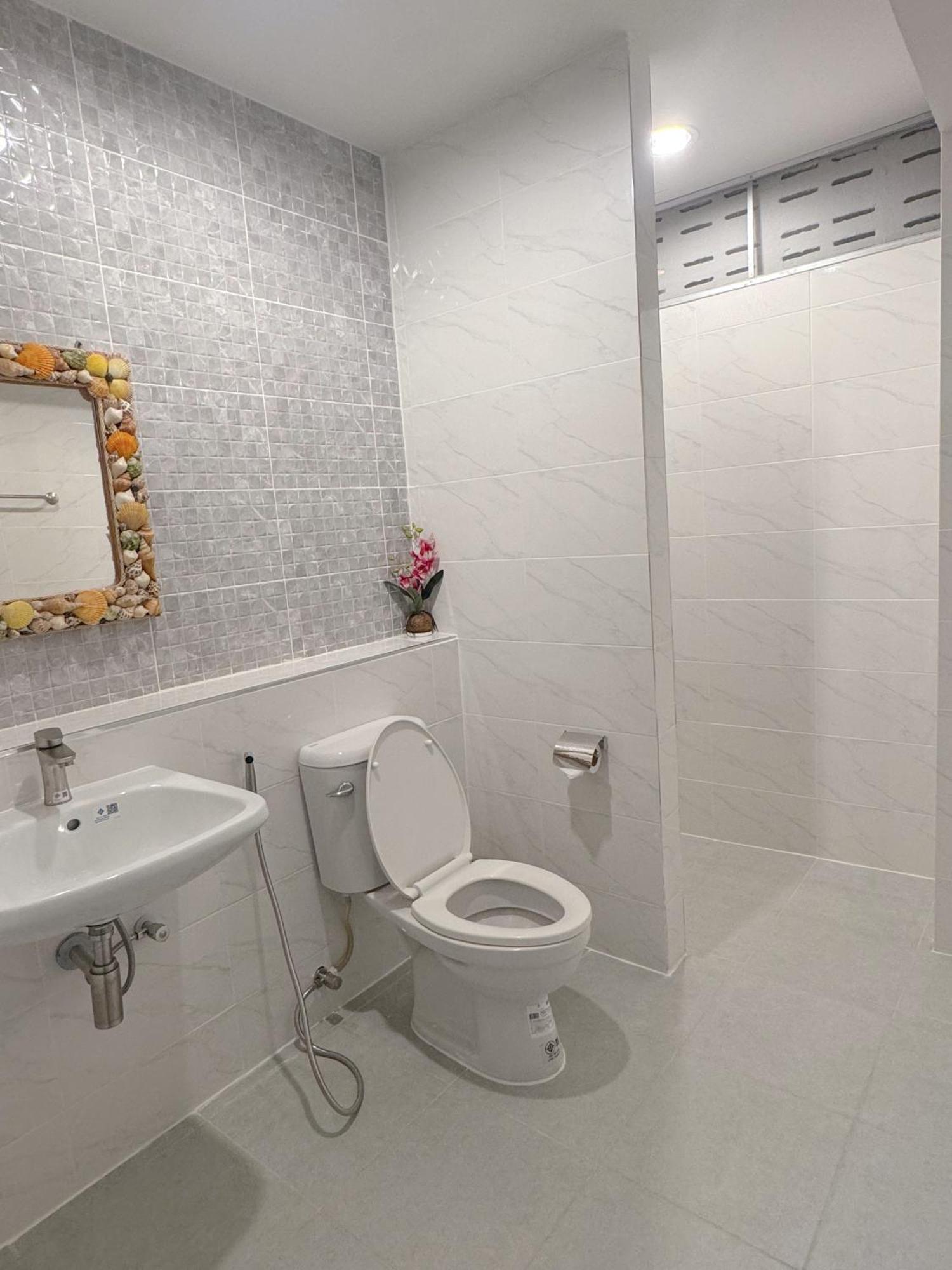 Tokyo Hotel Nakhon Ratchasima Ngoại thất bức ảnh